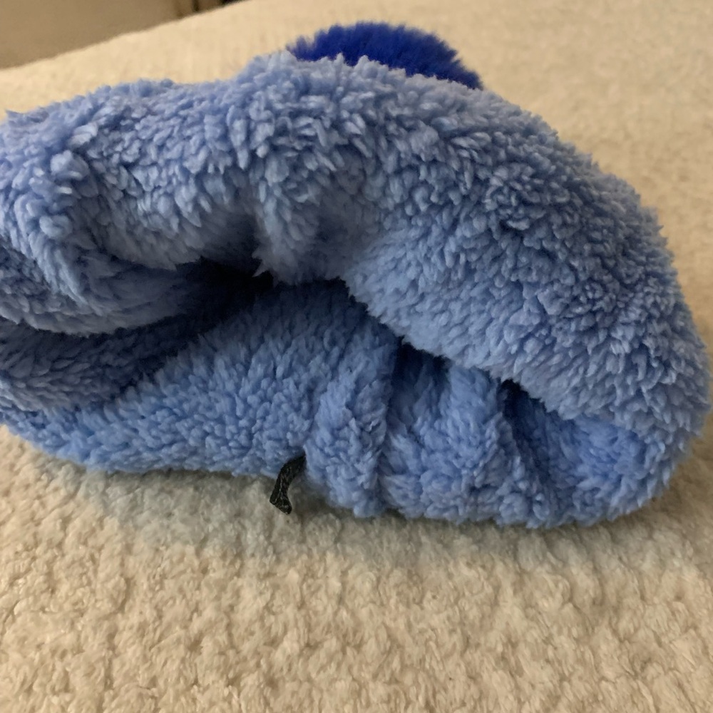UGG unisex Royal Blue Knit Hat with Pom-Pom - Picture 2 of 2